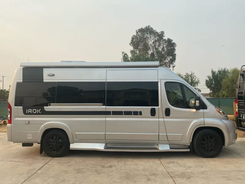 Fleetwood RV Irok camper van rental