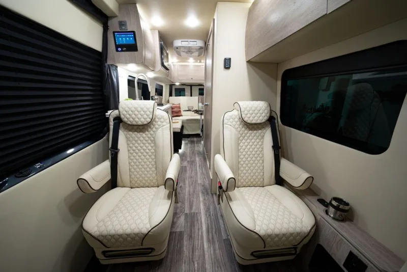 Midwest Automotive Designs Heritage MD2 camper van rental