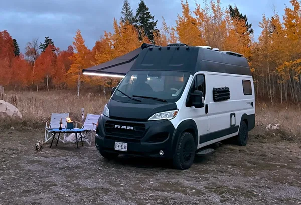 Camper van rentals in Mont Belvieu