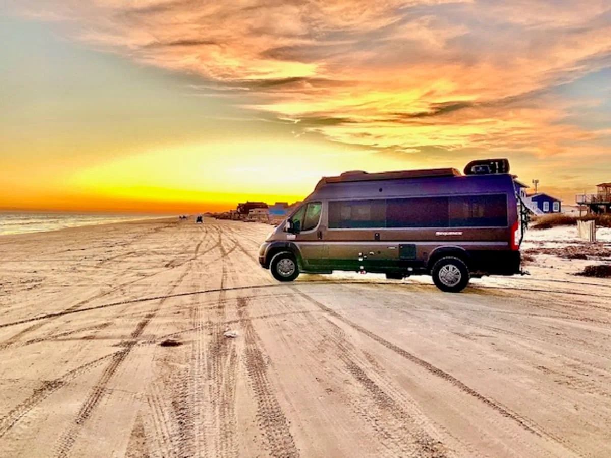 Camper van rental in Gurnee, Illinois
